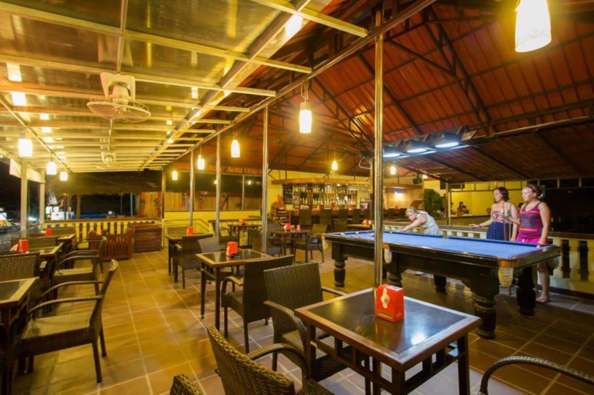 Sakal Guesthouse Restaurant & Bar Сиануквиль Экстерьер фото